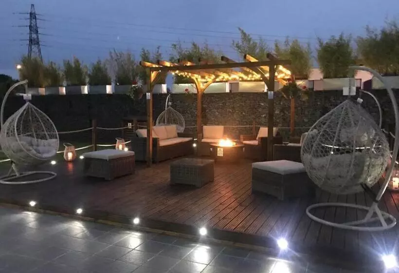 בית מלון כפרי The Malvern