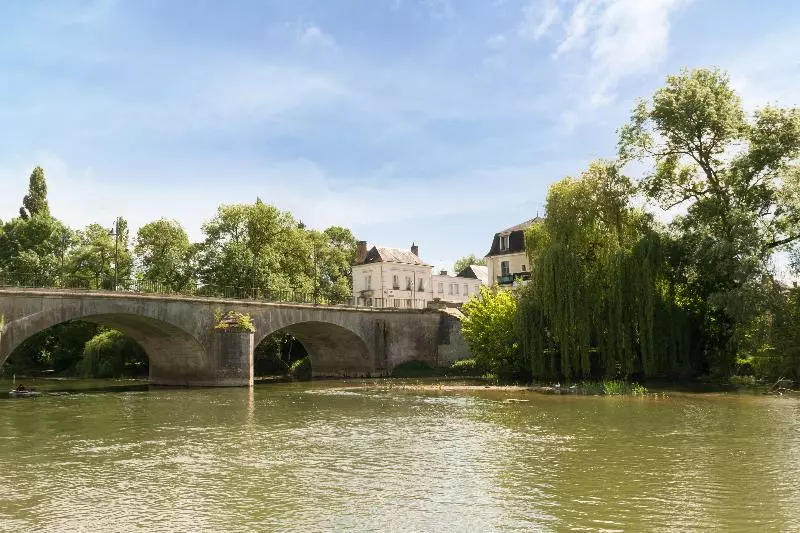 Отель The Originals Tours Sud Pic Epeiche