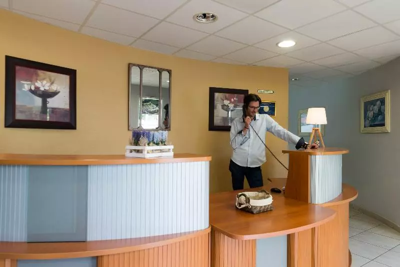 Отель The Originals Tours Sud Pic Epeiche