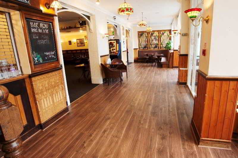 هتل The Station Apart