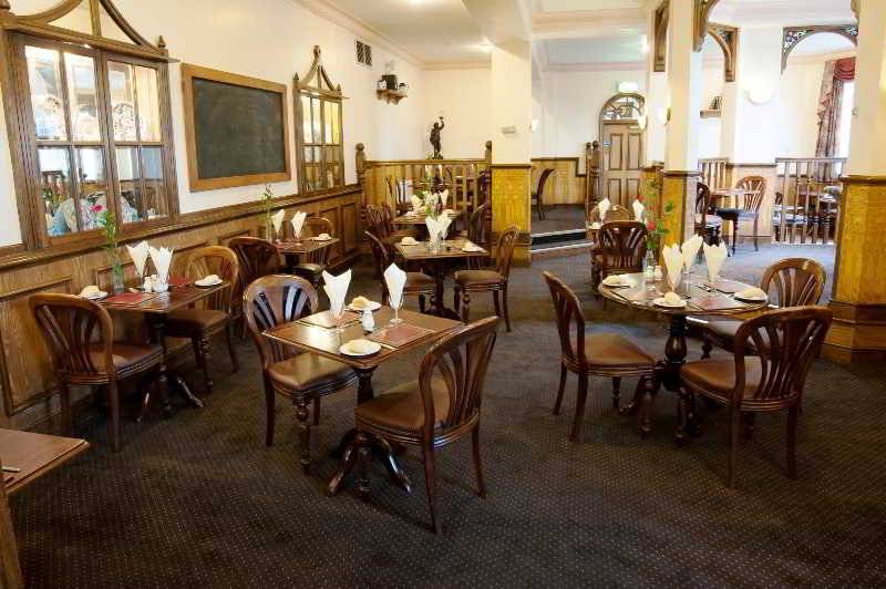 هتل The Station Apart