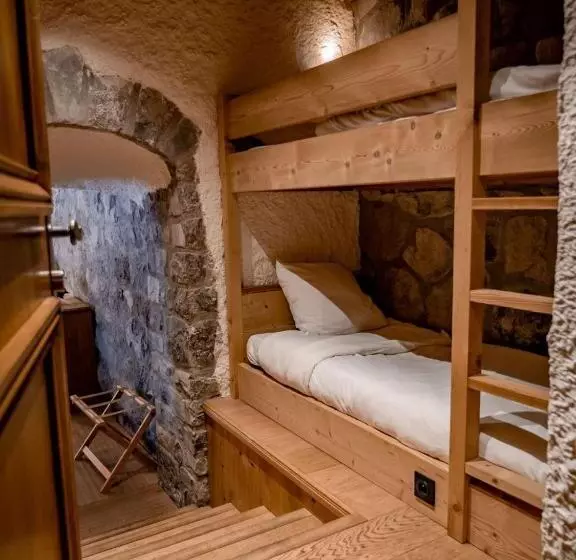 Les Chalets De La Serraz