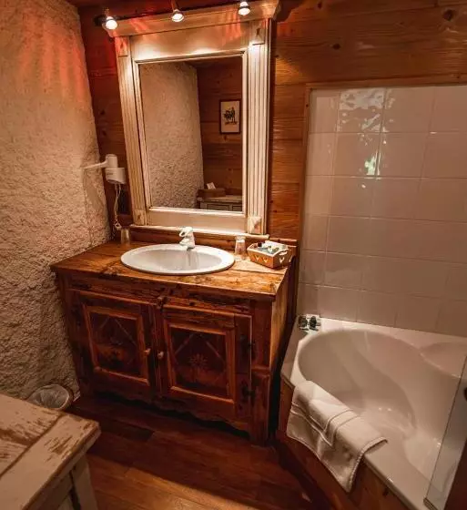 Les Chalets De La Serraz