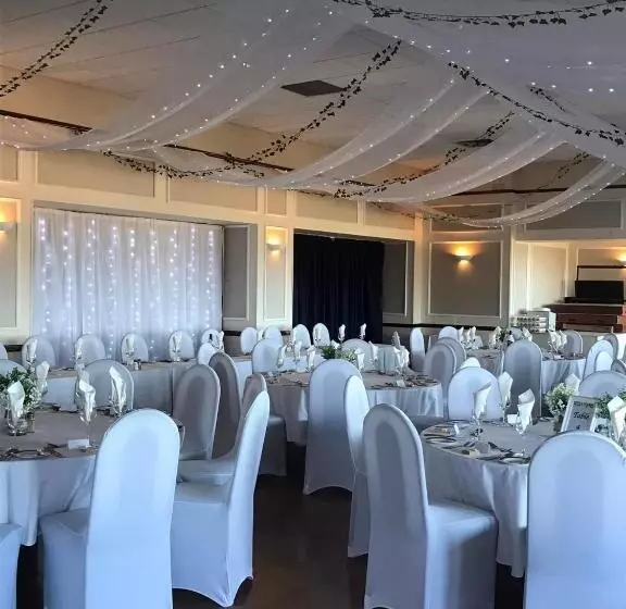 The Weigh Inn Hotel & Lodges