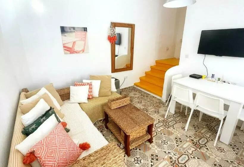 Moco, Modern Comfort In Historic City Of Senglea
