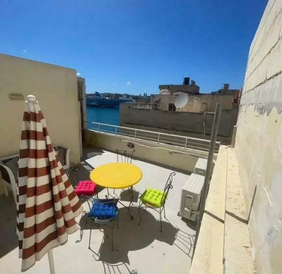 Moco, Modern Comfort In Historic City Of Senglea