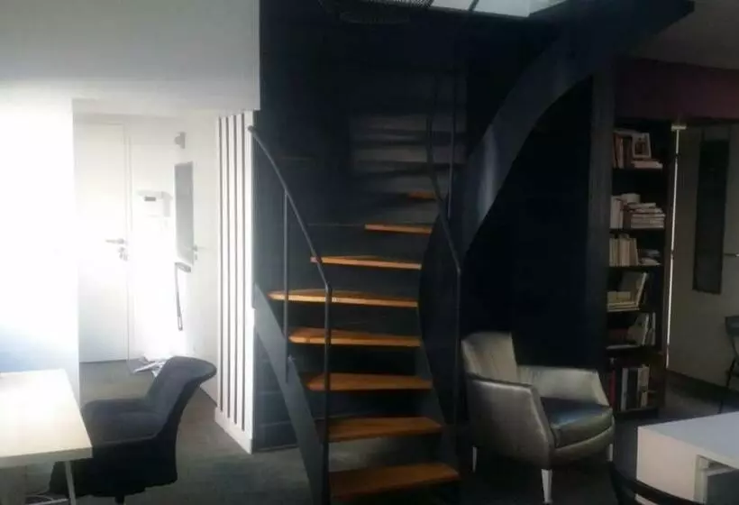 Nice 54m With Terrace In The Heart Of Nantes