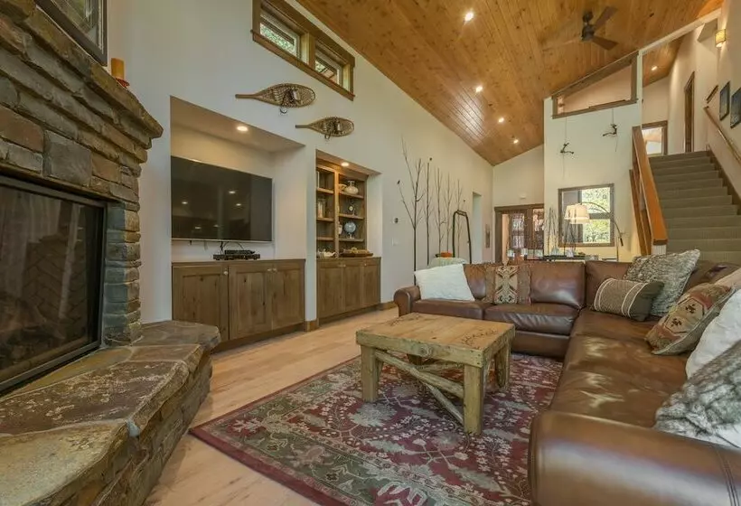 Sawtooth By Avantstay Spacious Pine Tree Cabin W/ Hot Tub