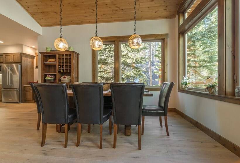 Sawtooth By Avantstay Spacious Pine Tree Cabin W/ Hot Tub