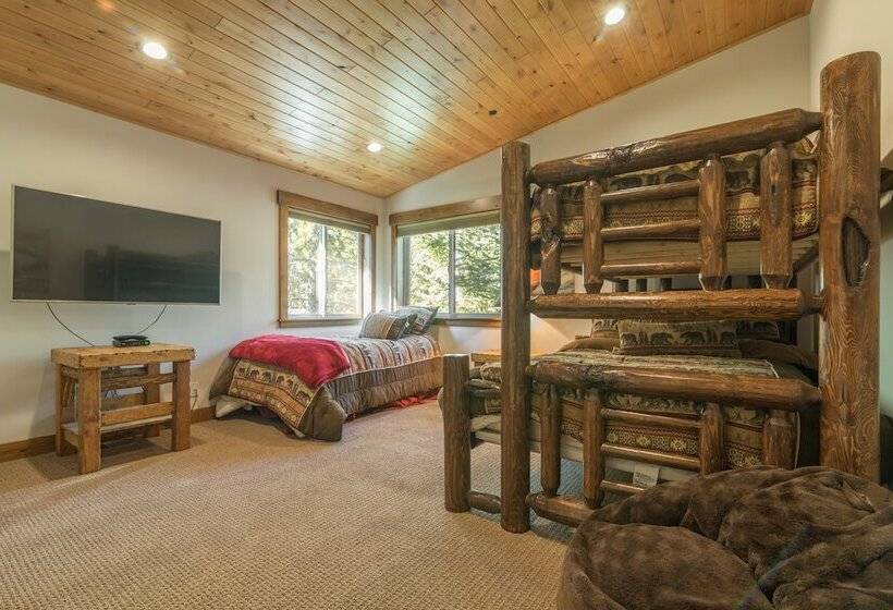 Sawtooth By Avantstay Spacious Pine Tree Cabin W/ Hot Tub
