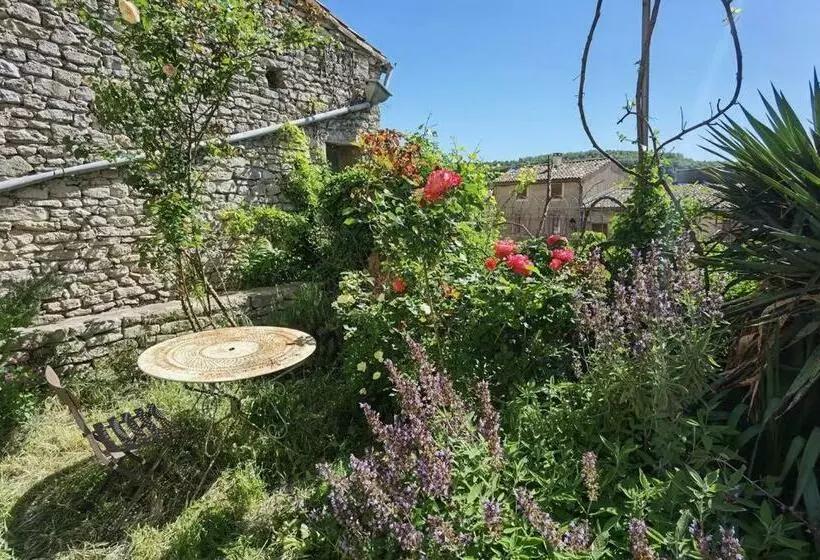 Spacious Stylish Provencal House With Terrace