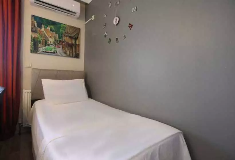 Studio Flat With Shared Pool Near Sabiha Gokcen
