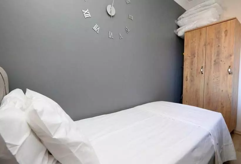 Studio Flat With Shared Pool Near Sabiha Gokcen