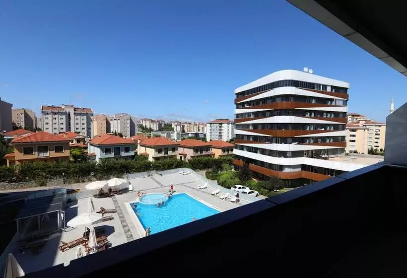 Studio Flat With Shared Pool Near Sabiha Gokcen