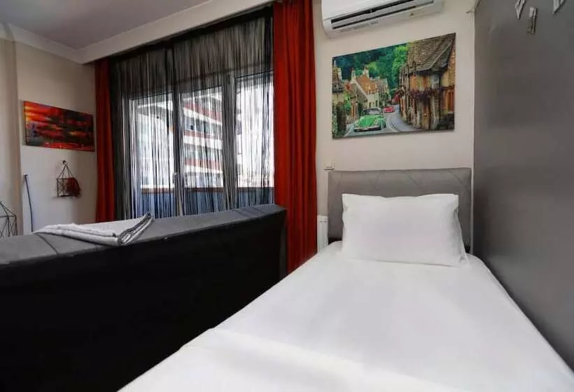 Studio Flat With Shared Pool Near Sabiha Gokcen