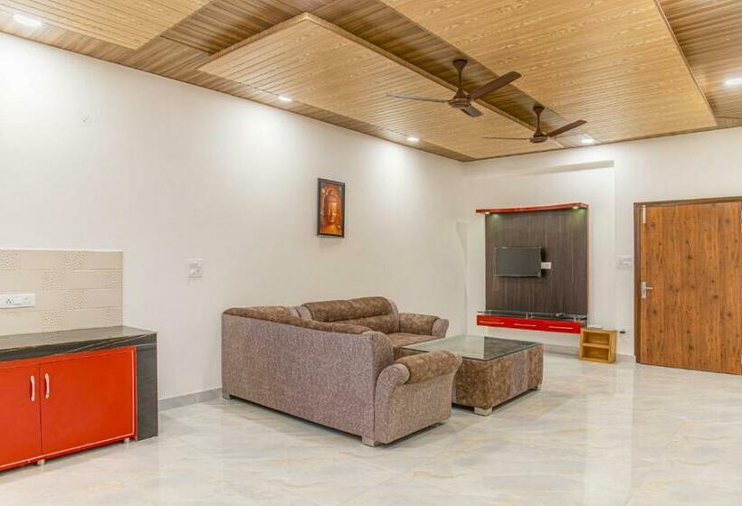 Himalyan Basera I Pvt Balcony I Serviced Apt I By Exotic Stays