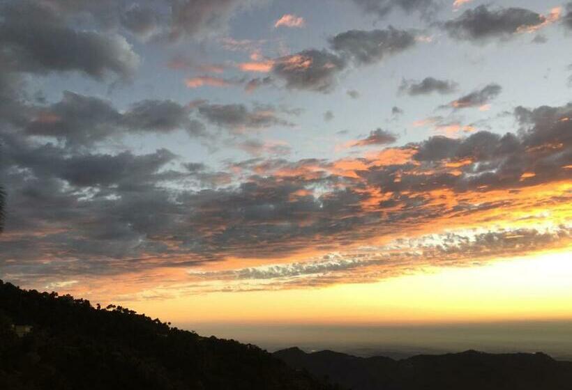 Himalyan Basera I Pvt Balcony I Serviced Apt I By Exotic Stays