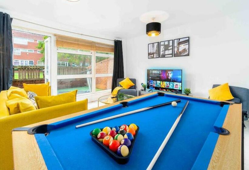 ✪central✪6bed✪ Parking✪pool Table✪private Patio ✪