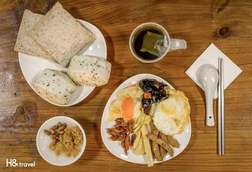 هتل H& Alishan Sunrise B&b