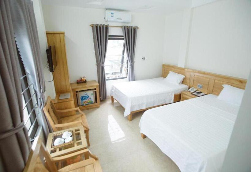 هتل Khách Sạn Tân Trang