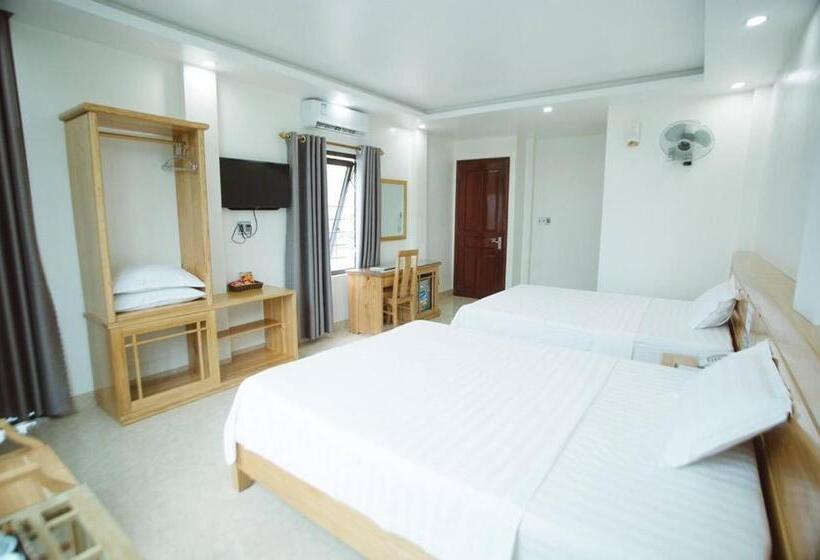 هتل Khách Sạn Tân Trang