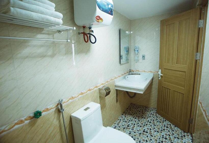 هتل Khách Sạn Tân Trang