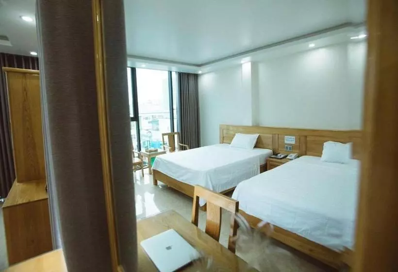 هتل Khách Sạn Tân Trang