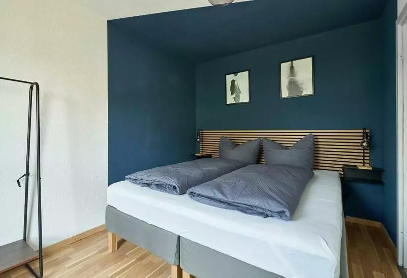 Spaciousliving Design Apartment Central Box Spring Bed Exhibition