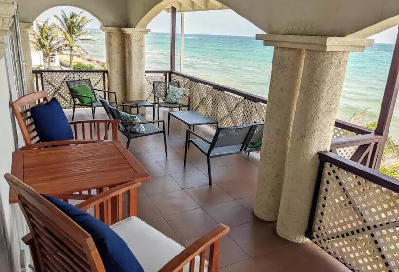 Breezy Ocean Front Condo Close To The Best Beaches