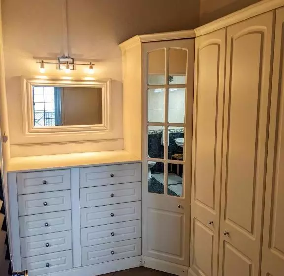 Breezy Ocean Front Condo Close To The Best Beaches