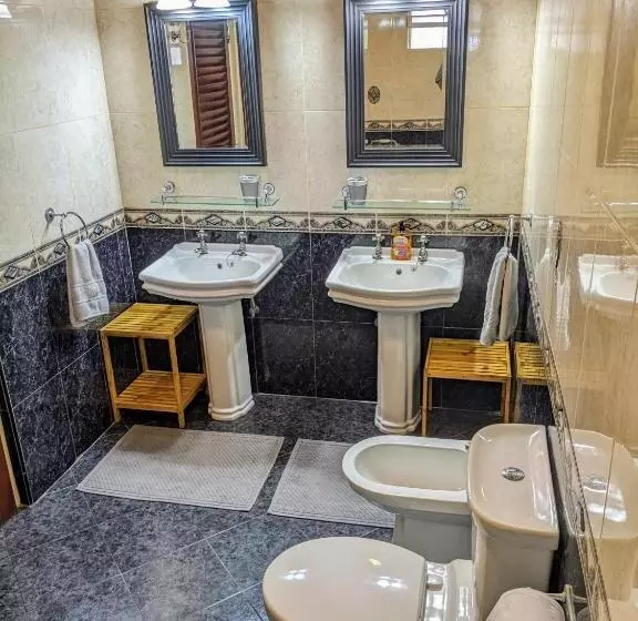 Breezy Ocean Front Condo Close To The Best Beaches