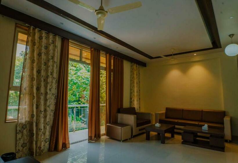 هتل Oakwood Mahabaleshwar