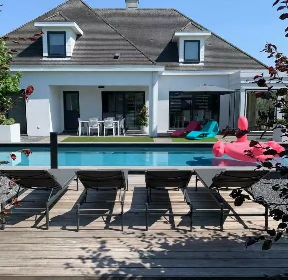 Iconic House