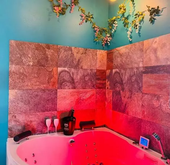 Appartement Jacuzzi 4 étoiles   Love Room Merveille