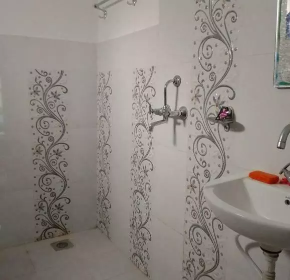 پانسیون Small Town Guest House