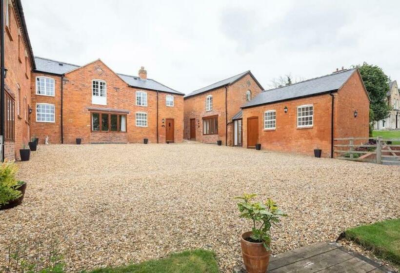 Westfield Country Barns   Chestnut Barn