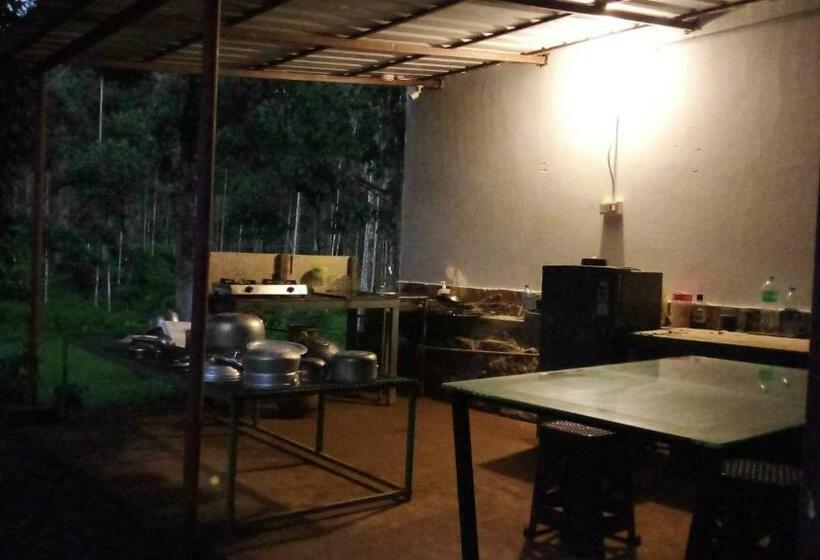 Bed and Breakfast River View Guest Rooms