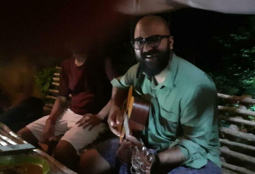 Bed and Breakfast River View Guest Rooms