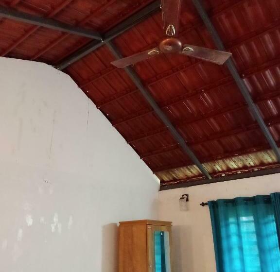 Bed and Breakfast River View Guest Rooms