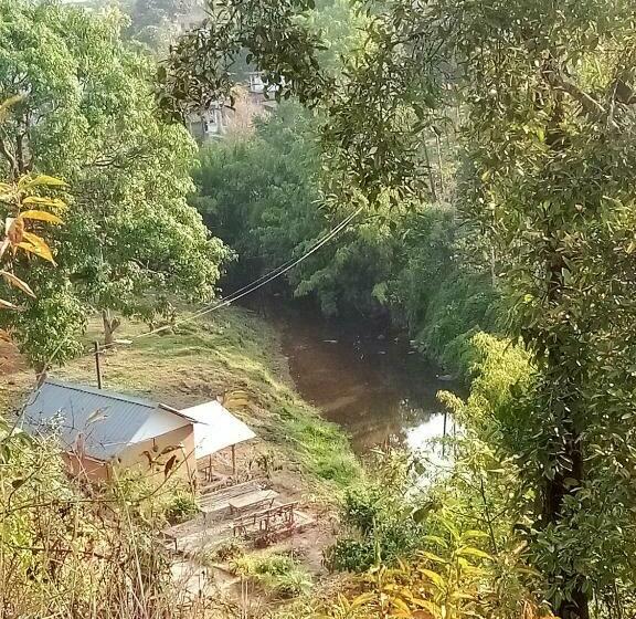 Bed and Breakfast River View Guest Rooms