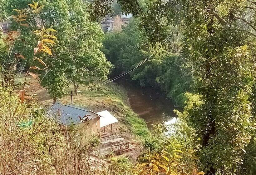 Bed and Breakfast River View Guest Rooms