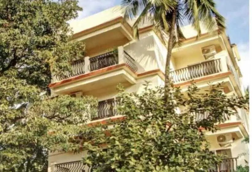 Blue Door Hotel Morjim