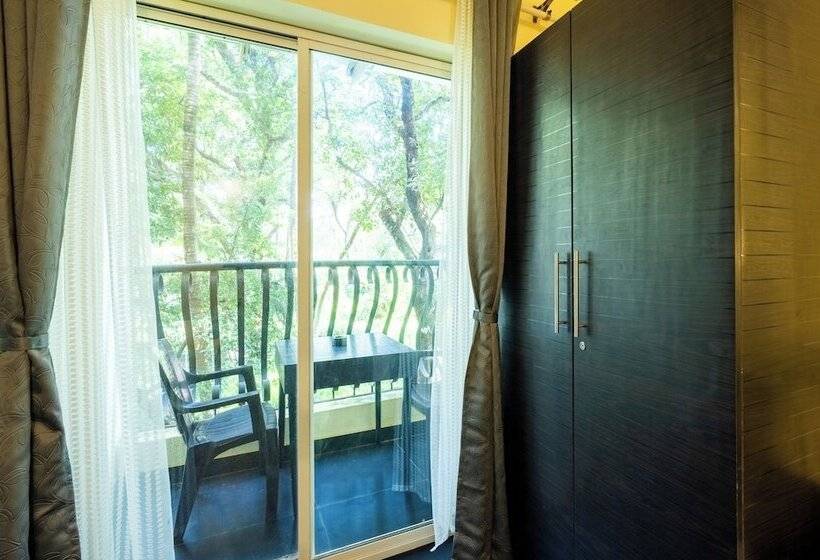 Blue Door Hotel Morjim