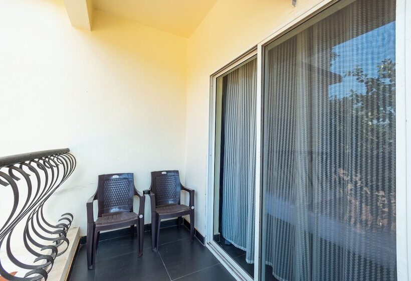 Blue Door Hotel Morjim