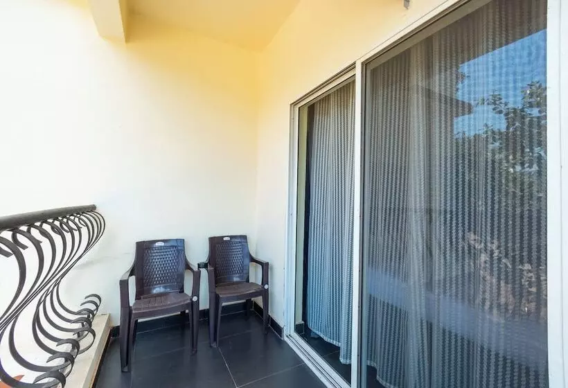 Blue Door Hotel Morjim