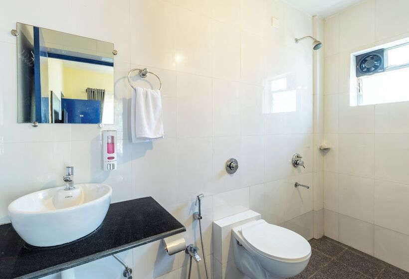 Blue Door Hotel Morjim