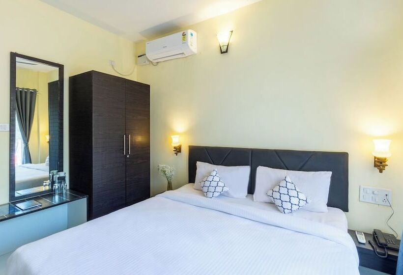 Blue Door Hotel Morjim