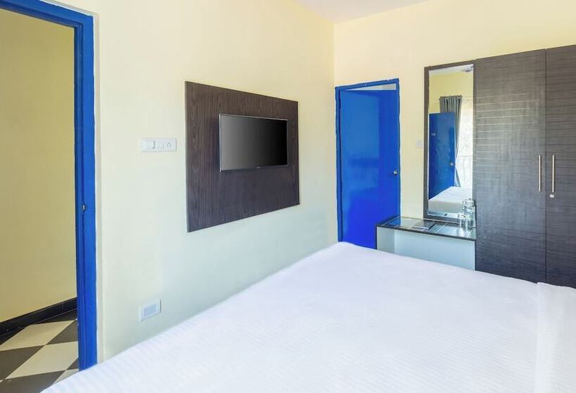 Blue Door Hotel Morjim