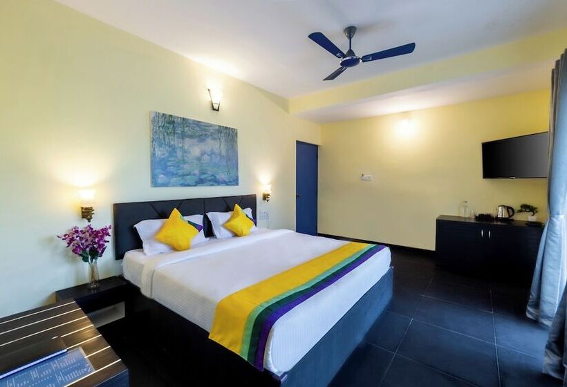 Blue Door Hotel Morjim