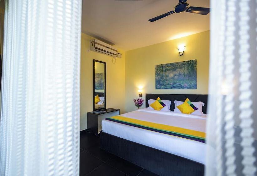 Blue Door Hotel Morjim